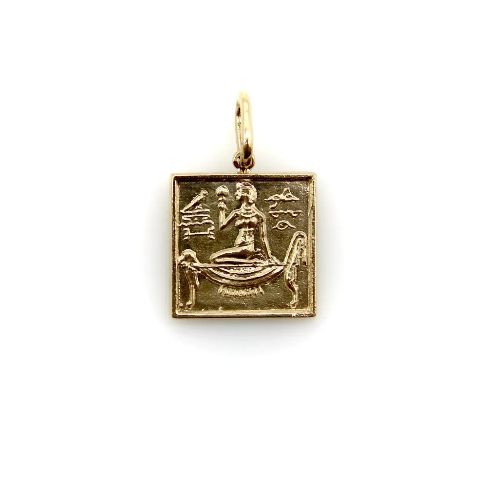 Квадратен медальон-слитък в стил Egyptian Revival от 14K злато