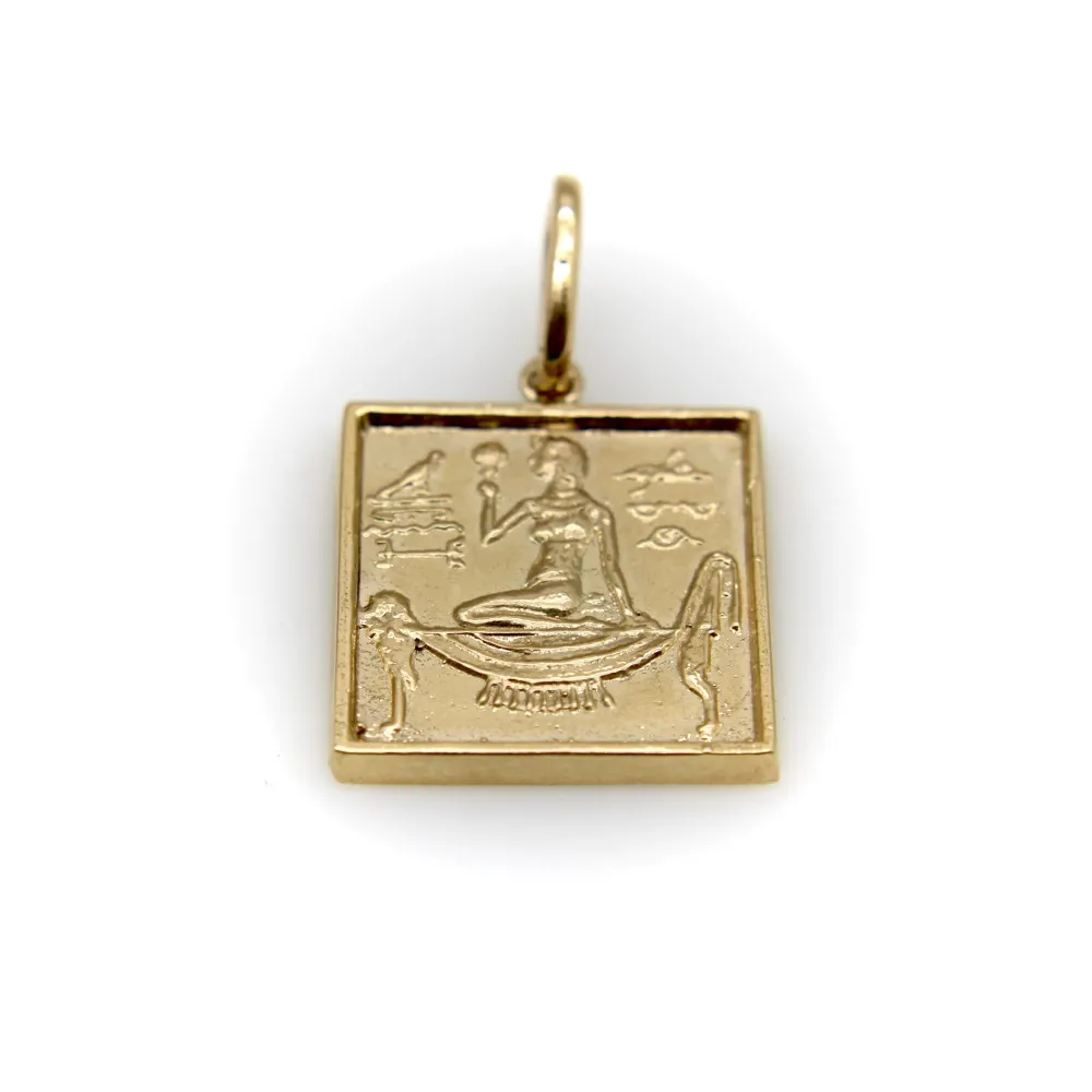 Квадратен медальон-слитък в стил Egyptian Revival от 14K злато