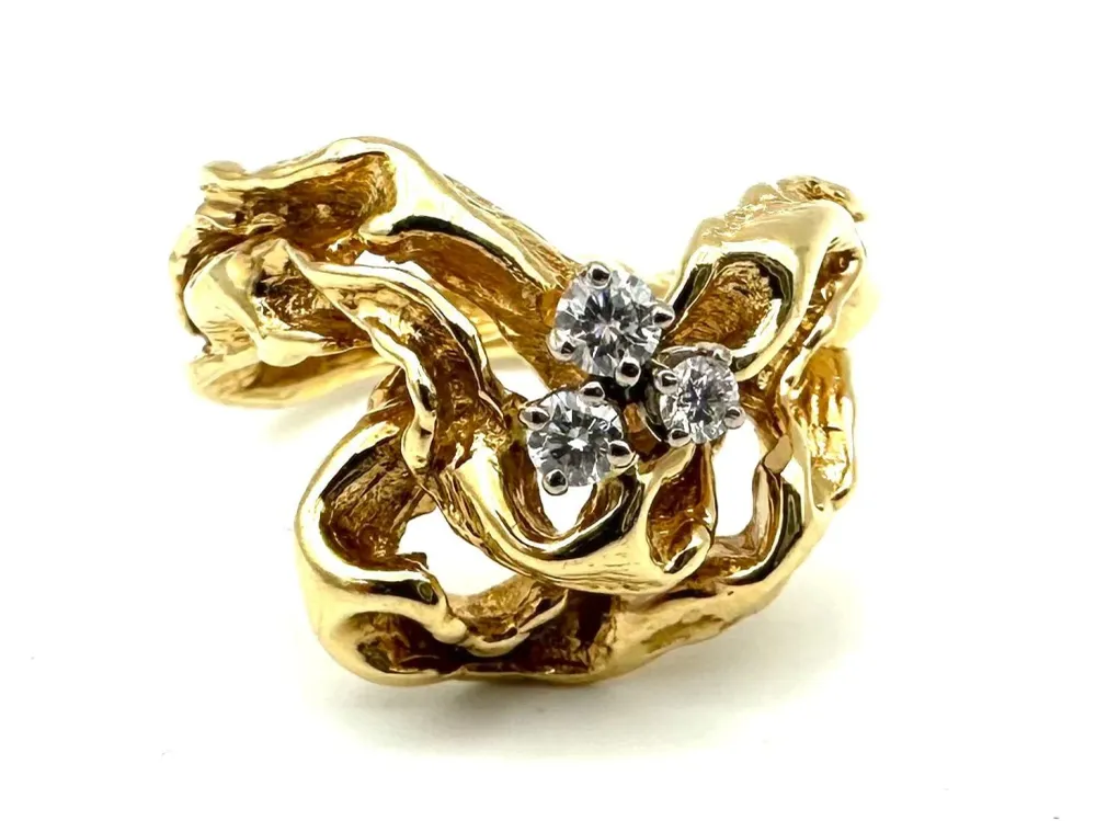 GILBERT ALBERT. Пръстен от 18K жълто злато и диаманти