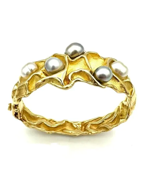 GILBERT ALBERT. Гривна от 18K жълто злато и перли