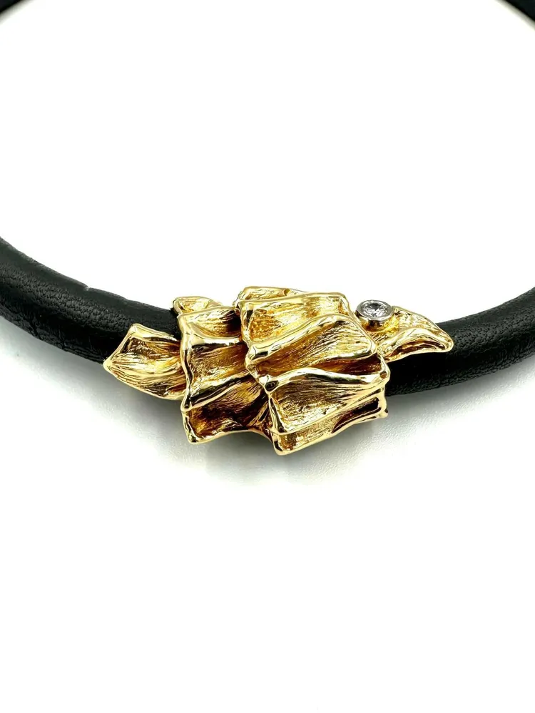 GILBERT ALBERT. Колие от 18K жълто злато и диаманти