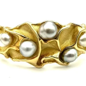 GILBERT ALBERT. Гривна от 18K жълто злато и перли