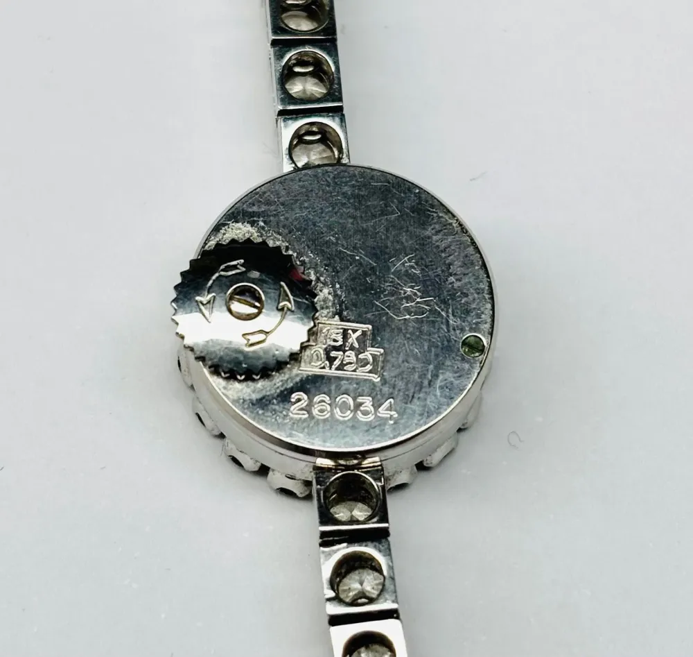 Jaeger-LeCoultre - Часовник с гривна от диаманти и бяло злато