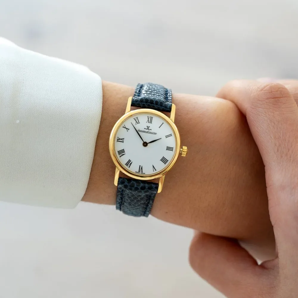 Jaeger-LeCoultre - Изключително тънък часовник от 18-каратово жълто злато, римски циферблат в цвят слонова кост
