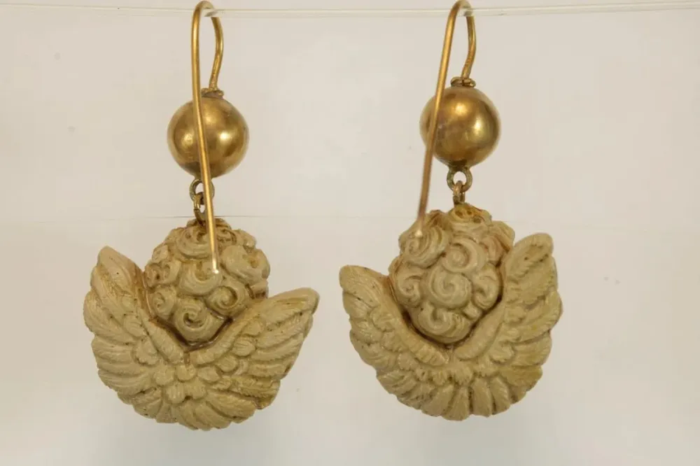 Антични обеци Lava Cameo