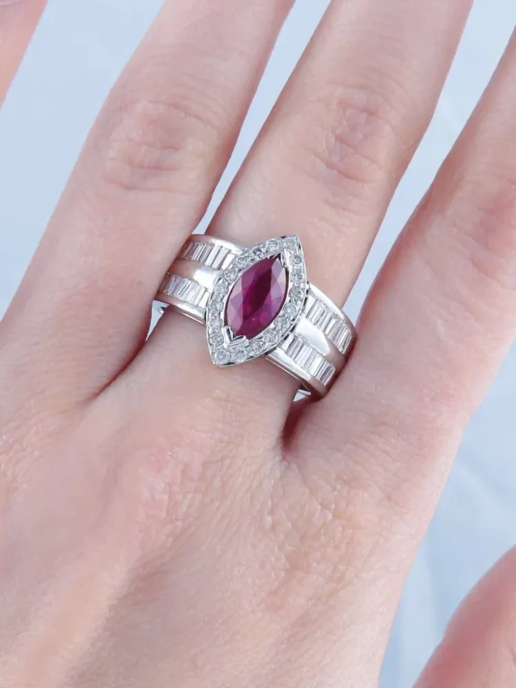 Пръстен с диамант Marquise Ruby