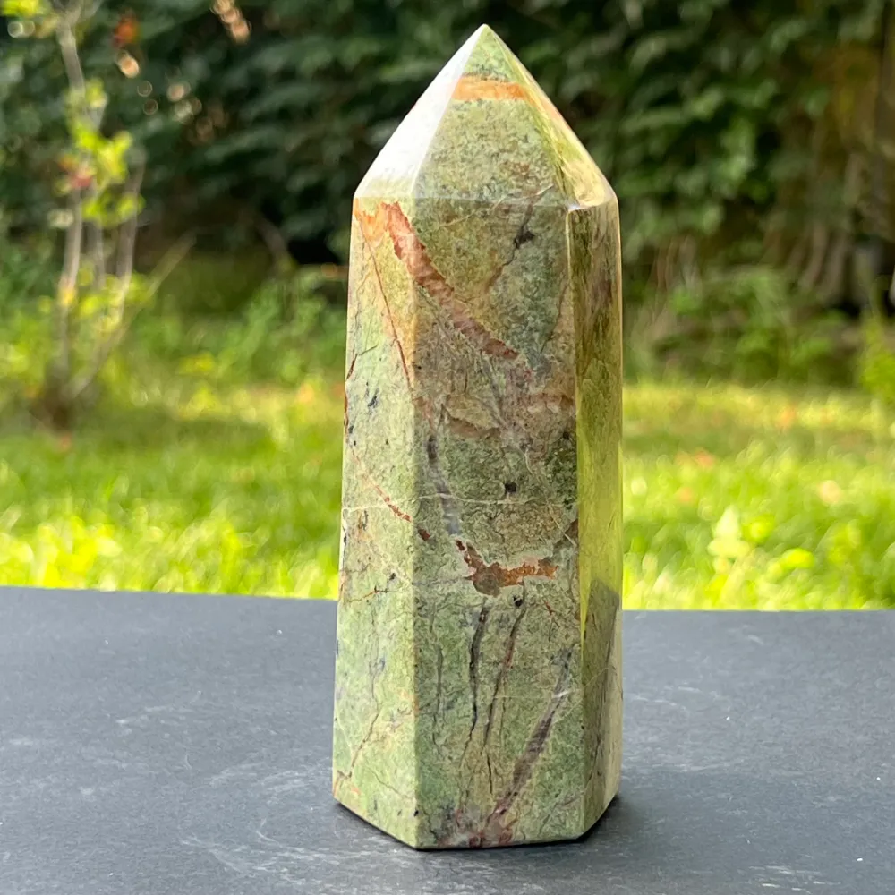 Obelisk chrysoprase model 1