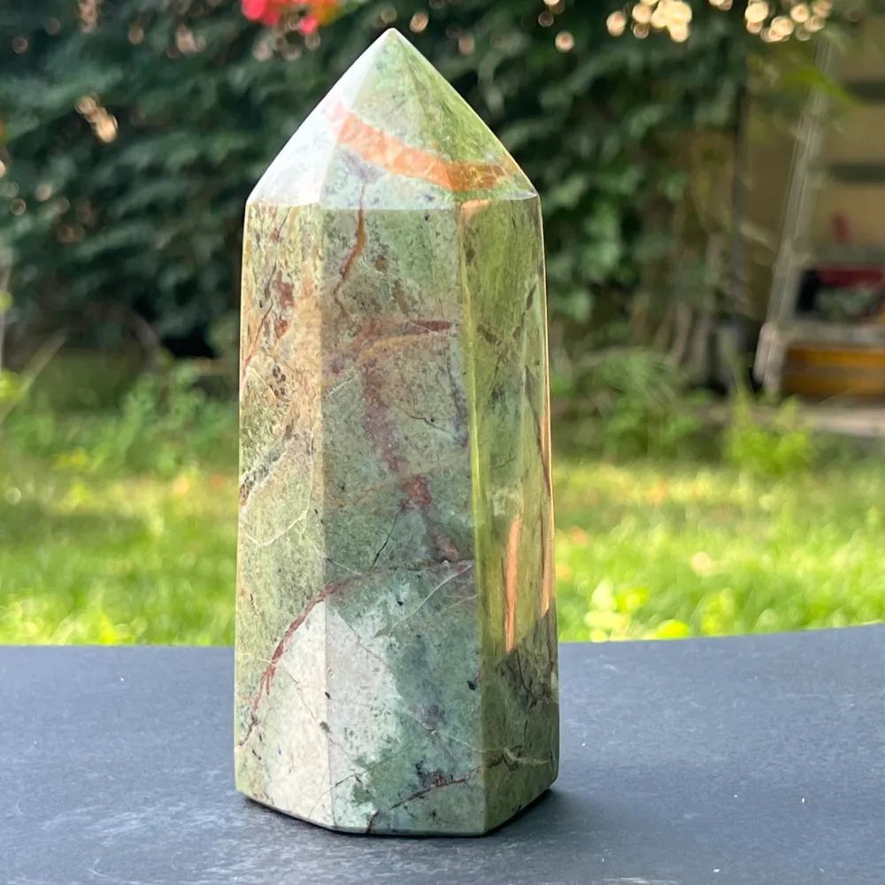 Obelisk chrysoprase model 1