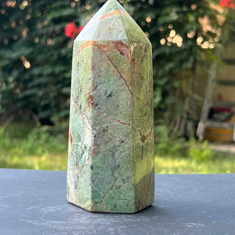 Obelisk chrysoprase model 1