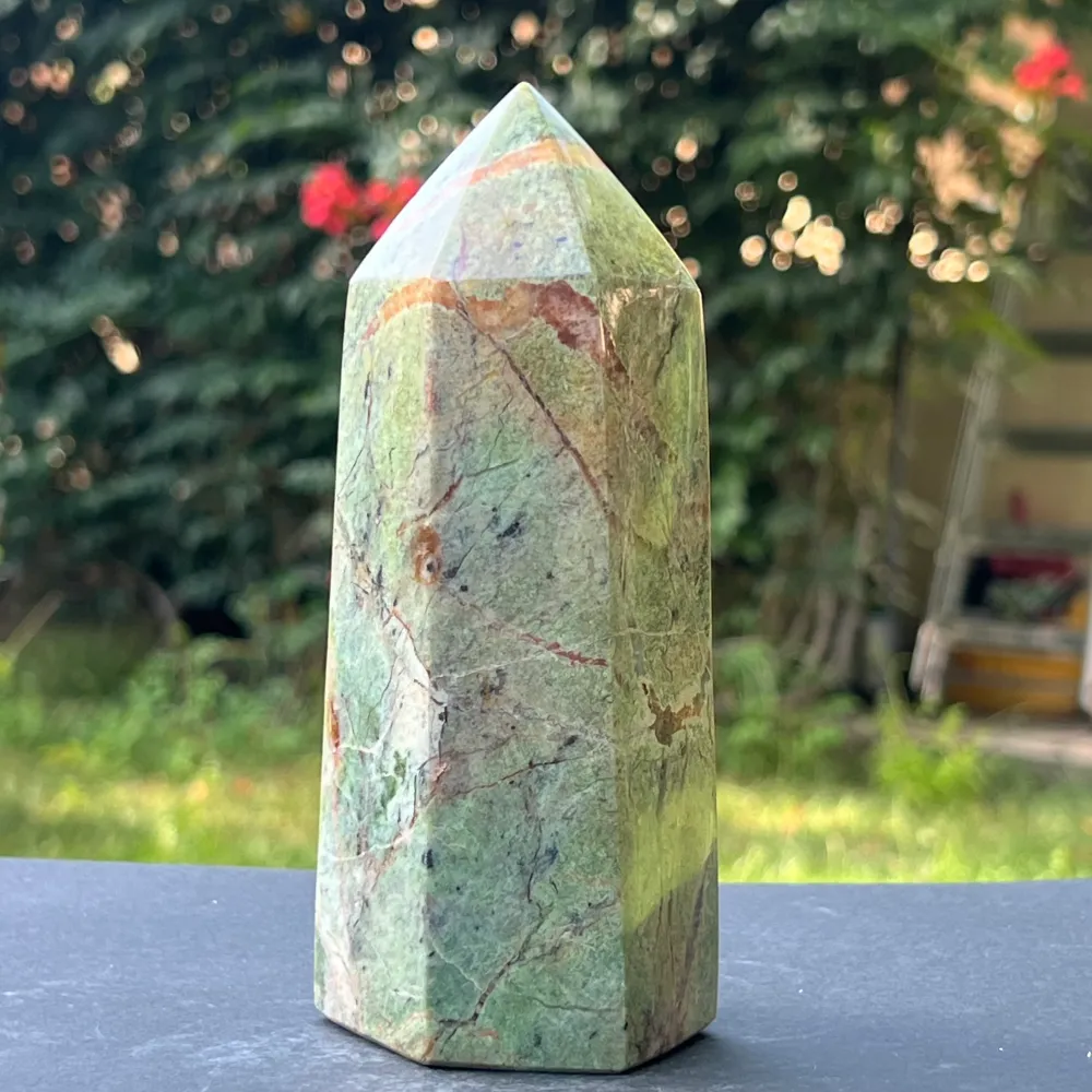 Obelisk chrysoprase model 1