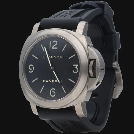 Базов часовник Panerai Luminor
