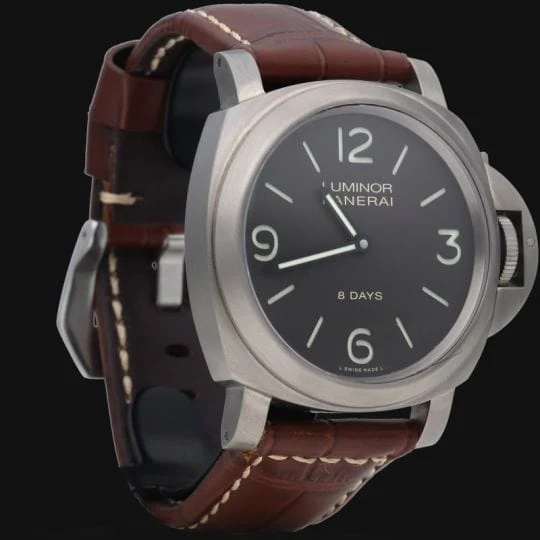 Panerai Luminor Base 8 дни часовник