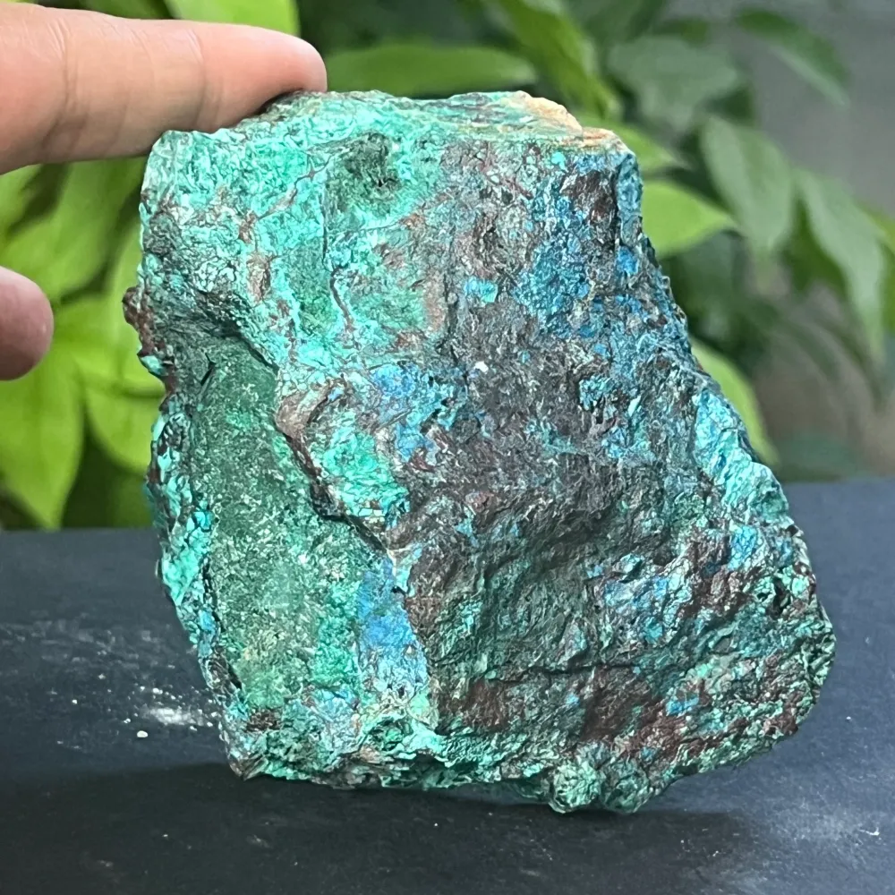Груба камъка Shattuckite m4