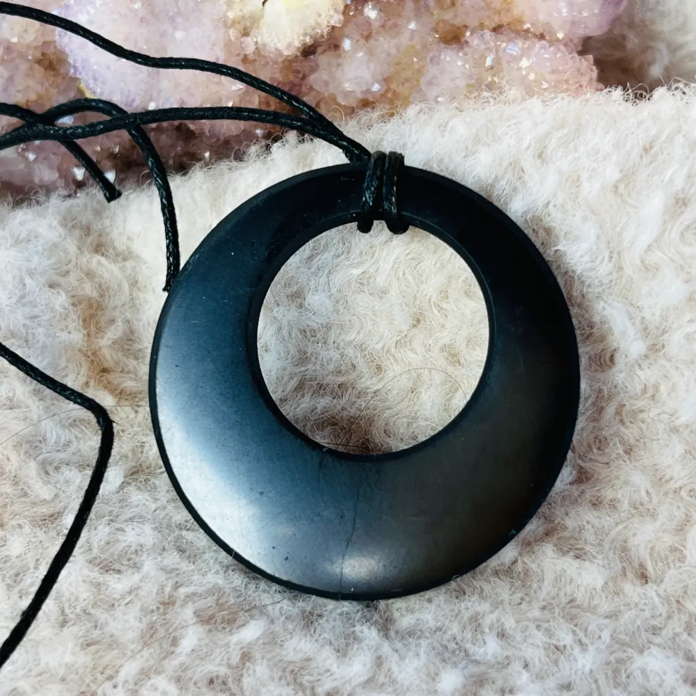 Shungite Pi Stone Pendant ПОНИЧКА 5 см