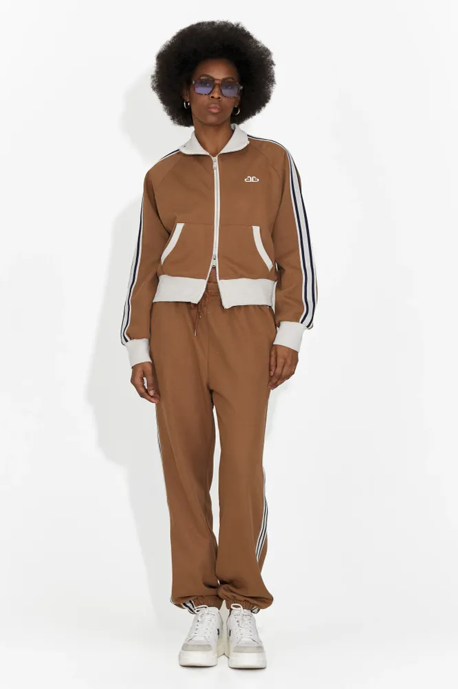 Спортен комплект за жени Taisha Bogas в кафяв цвят