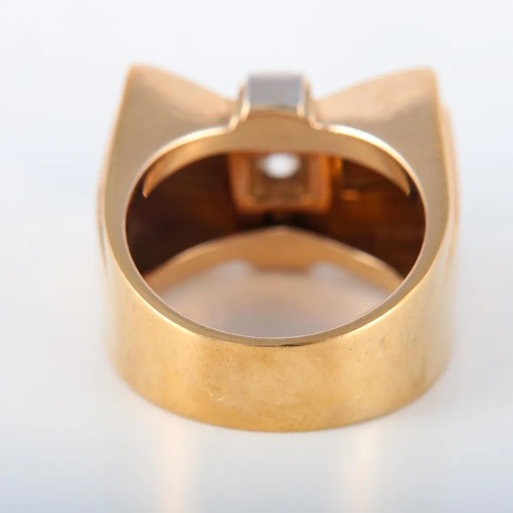 Пръстен Tank Модел Diamonds Knot от жълто злато