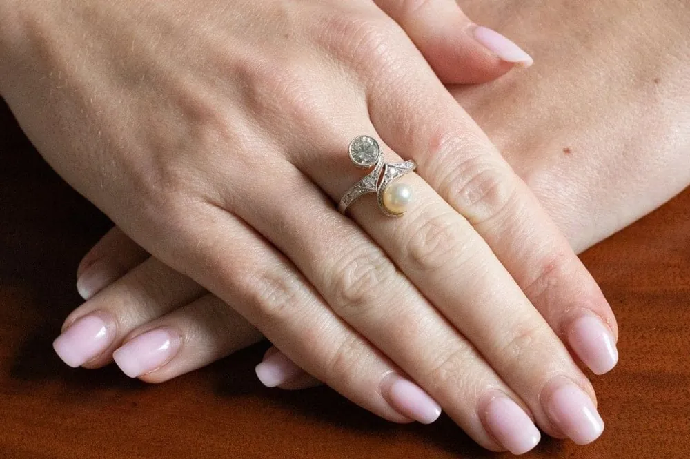 Златен пръстен Toi & Moi с диамант 1,00 ct и перла