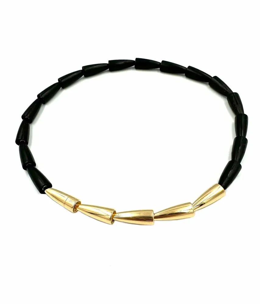 Vhernier. "Calla" Ebony и жълто злато 18k колие