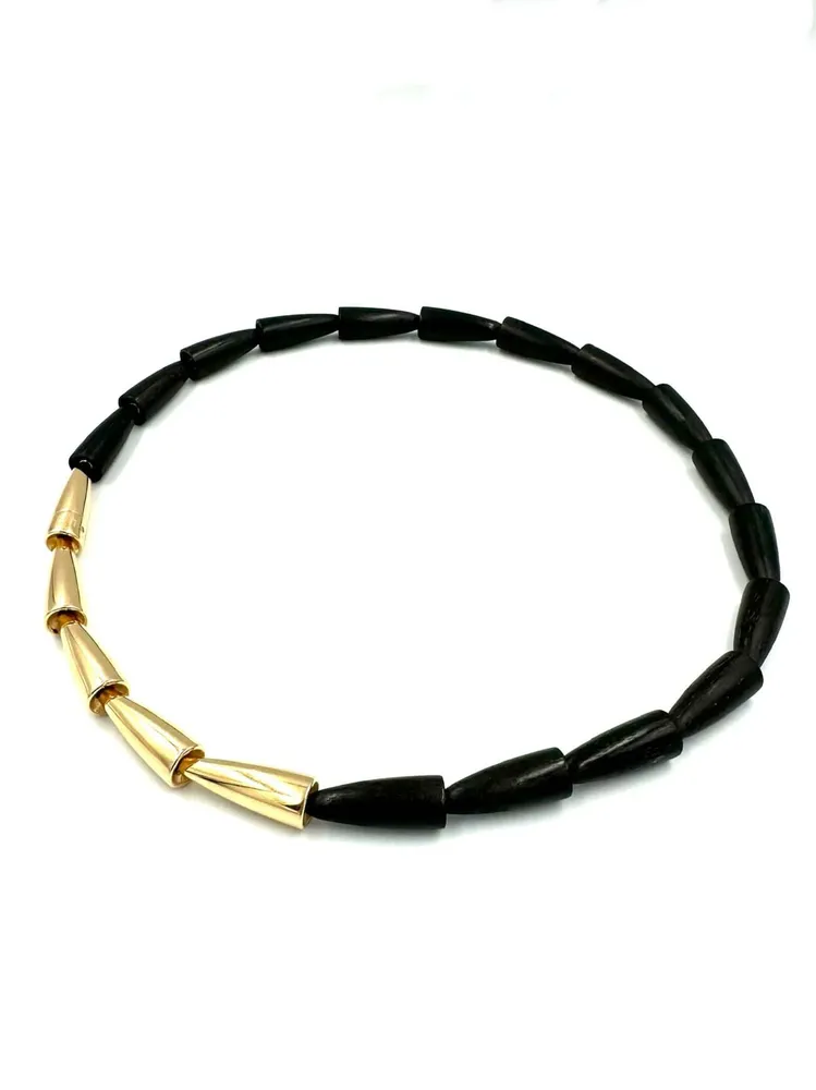 Vhernier. "Calla" Ebony и жълто злато 18k колие
